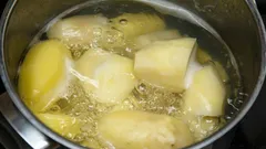 What to Add to the Water When Boiling Potatoes: They’ll Cook Faster and Taste Better