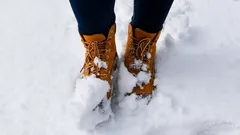 Your Feet Won’t Freeze Even in Extreme Cold: A Simple Way to Keep Winter Boots Warm