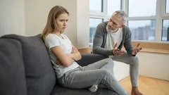 7 Habits Older People Consider Polite—But That Annoy Younger People